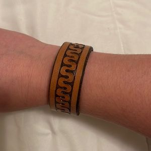 Handcrafted Unisex Leather Bracelet